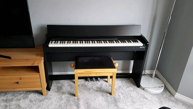 Roland F-140R review: An Elegant Piano With a Surprise