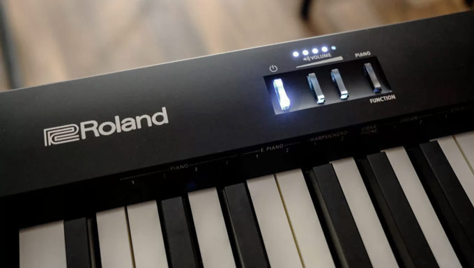 Roland FP-10 Front Panel