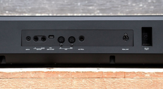 Yamaha P-525 Ports