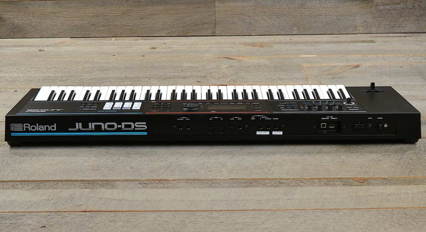 Roland Juno-DS61 (DS76 | DS88) review: Still Good in 2021?