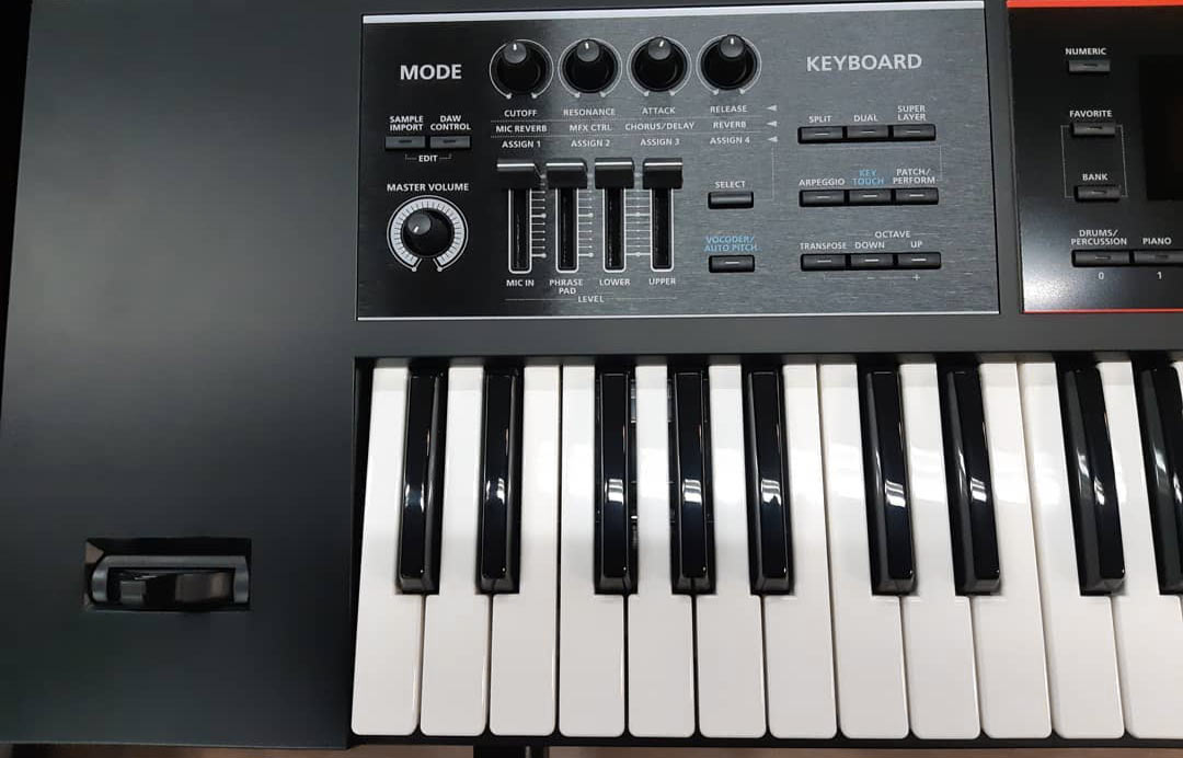 Roland Juno Ds61 Ds76 Ds Review Still Good In 21