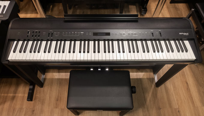 ROLAND FP-90X BK Piano de scene numérique portable